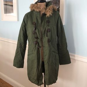 Army Green Coat, so stylish size Medium